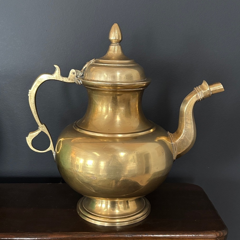 Vintage Brass Tea Coffee Pot Baker Furniture Made in India Gold Tone 11” Tall - Picture 11 of 11
